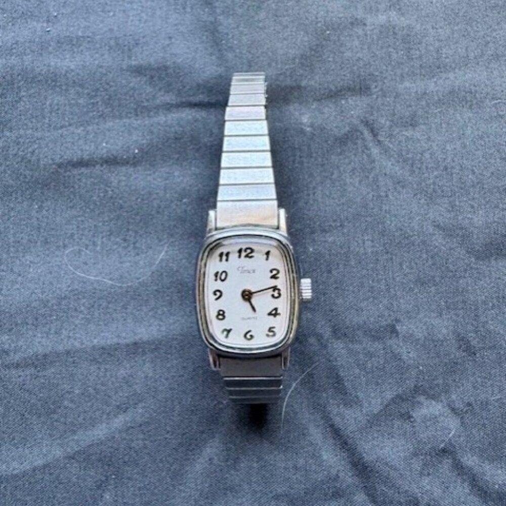 Vintage Timex BA-Cell Quartz Silver Stretch Watch